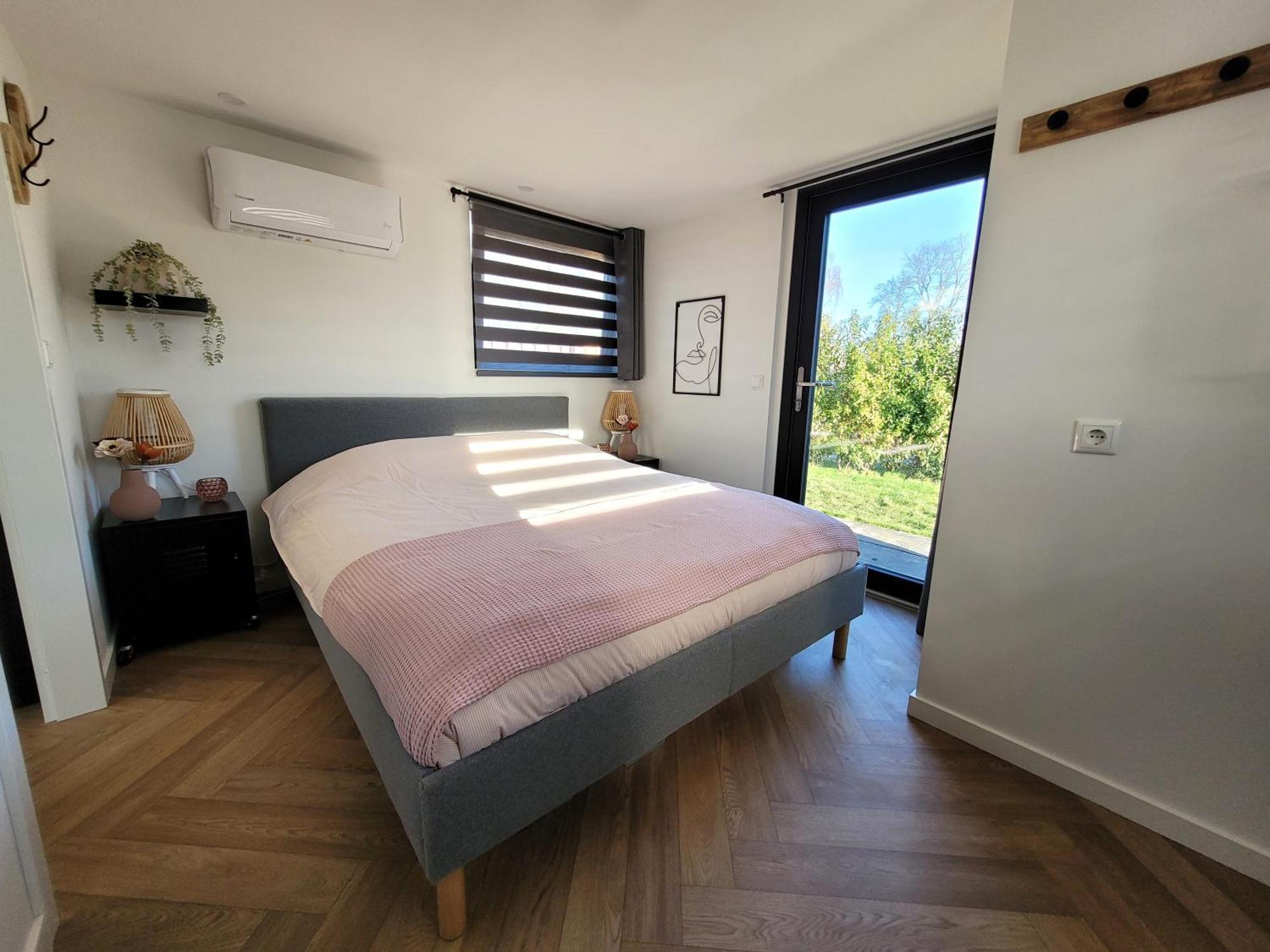 Tiny Zen House In Heinkenszand With Private Sauna, Airco, Outdoor Swimming Pool, Wifi And 2 Bedrooms Exterior foto