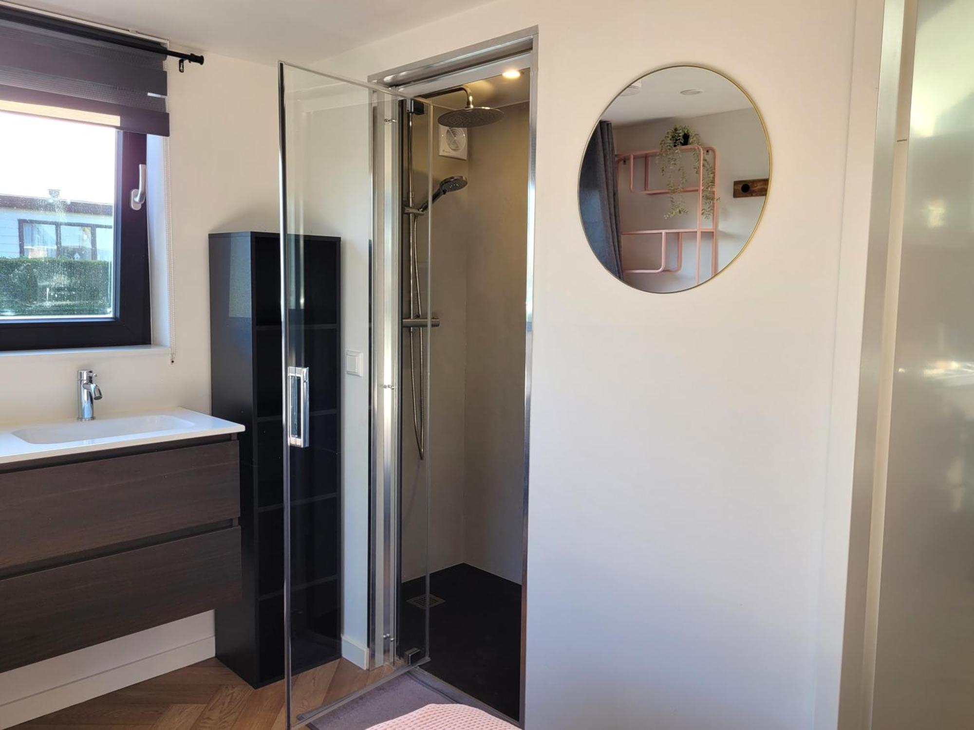 Tiny Zen House In Heinkenszand With Private Sauna, Airco, Outdoor Swimming Pool, Wifi And 2 Bedrooms Exterior foto